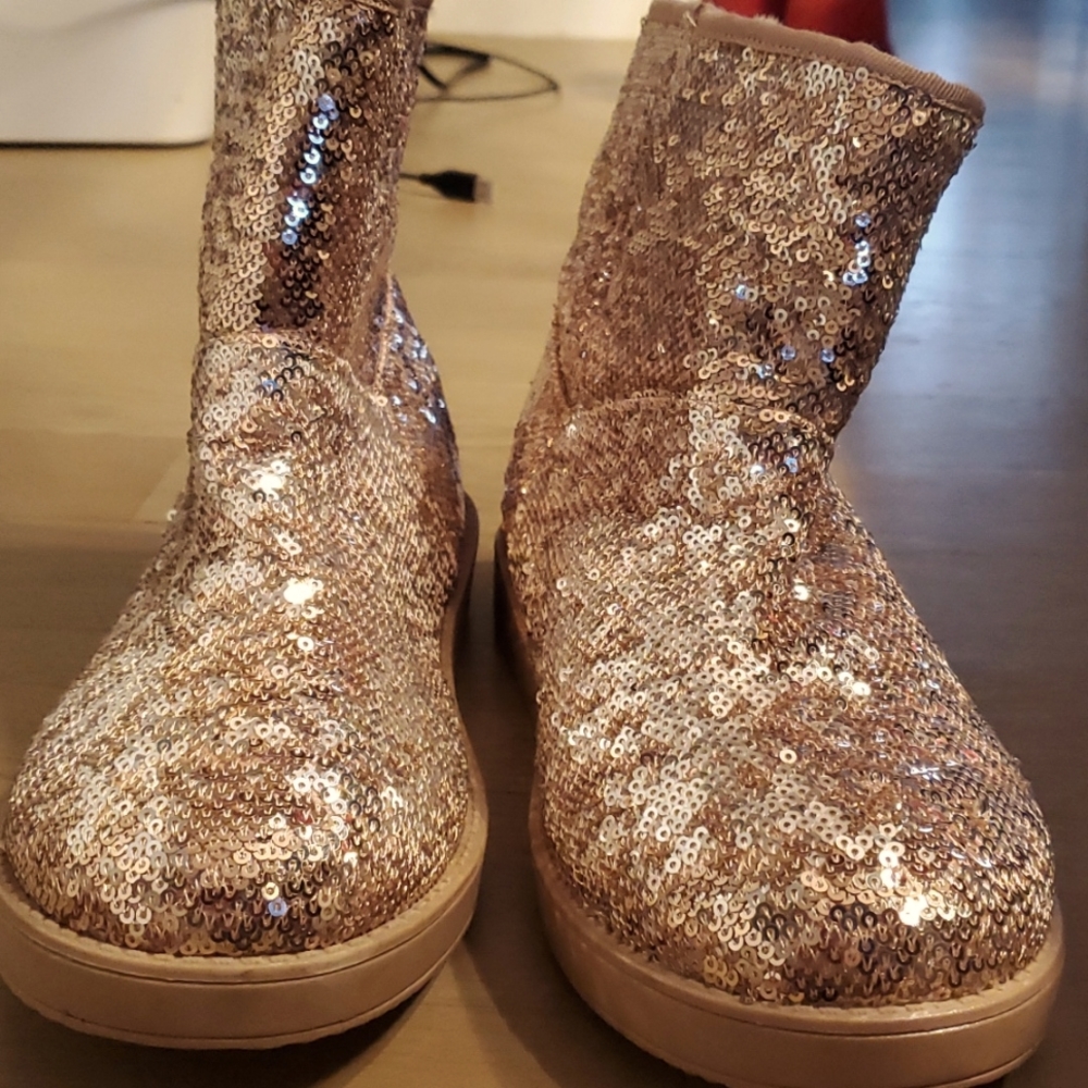 G by guess gold rhinestone fur lined ugg style boots